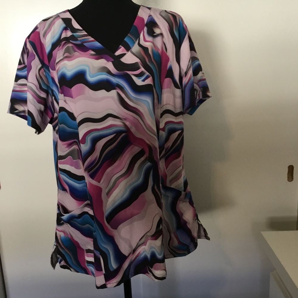 Like new used scrub top